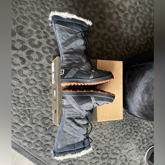 Sorel GLACY Explorer Waterproof  Boots (8) - Picture 6 of 11